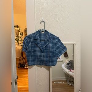 Brandy Melville cropped plaid button down top